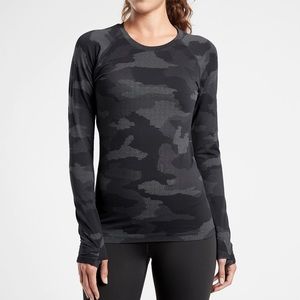 Athleta Momentum Seamless Camo Top Size Small